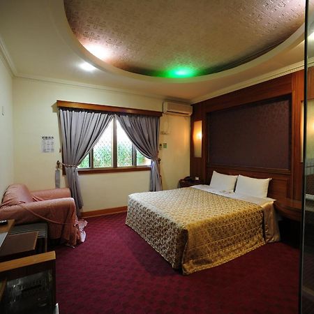 Golden Motel Hsinchu Extérieur photo